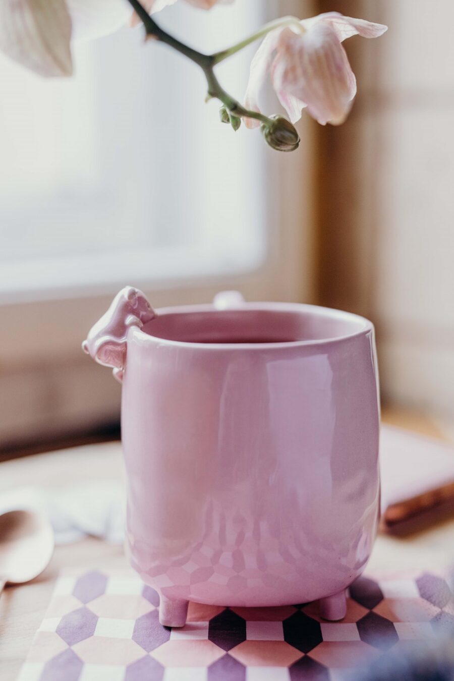 ceramiczny kubek z misiem różowy
