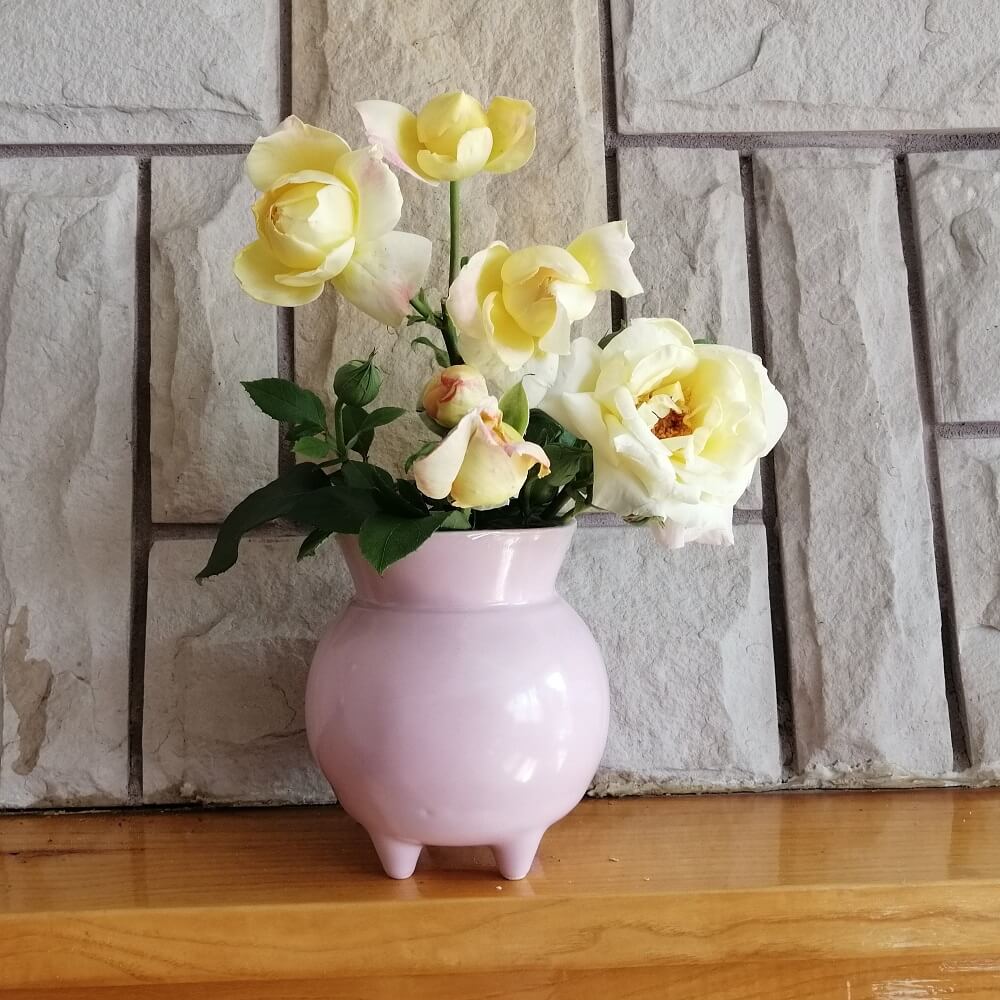 różowy wazon